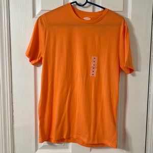 Mens Orange Old Navy Tee, Size Medium. New with tags.